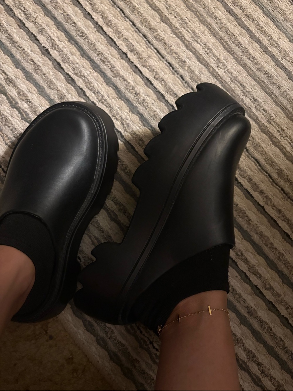 ASOS Chunky Platform Clogs - Picture 4 of 8